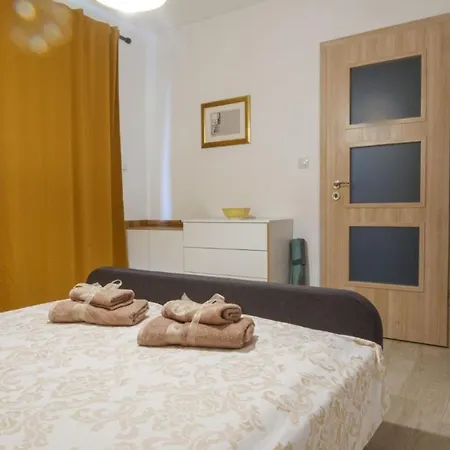 Apartment Varusha *